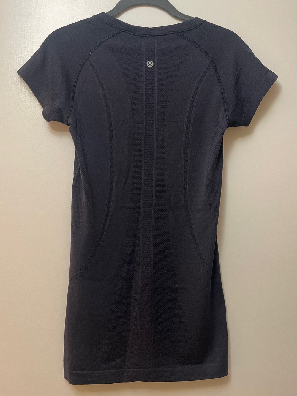 Lululemon Navy Blue Swiftly Tech Active T-Shirt - Picture 2 of 2